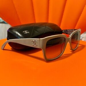 CHANEL TAN/BEIGE SUNGLASSES